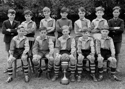 Cove Junior year 4 football team