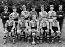 Cove Junior year 4 football team