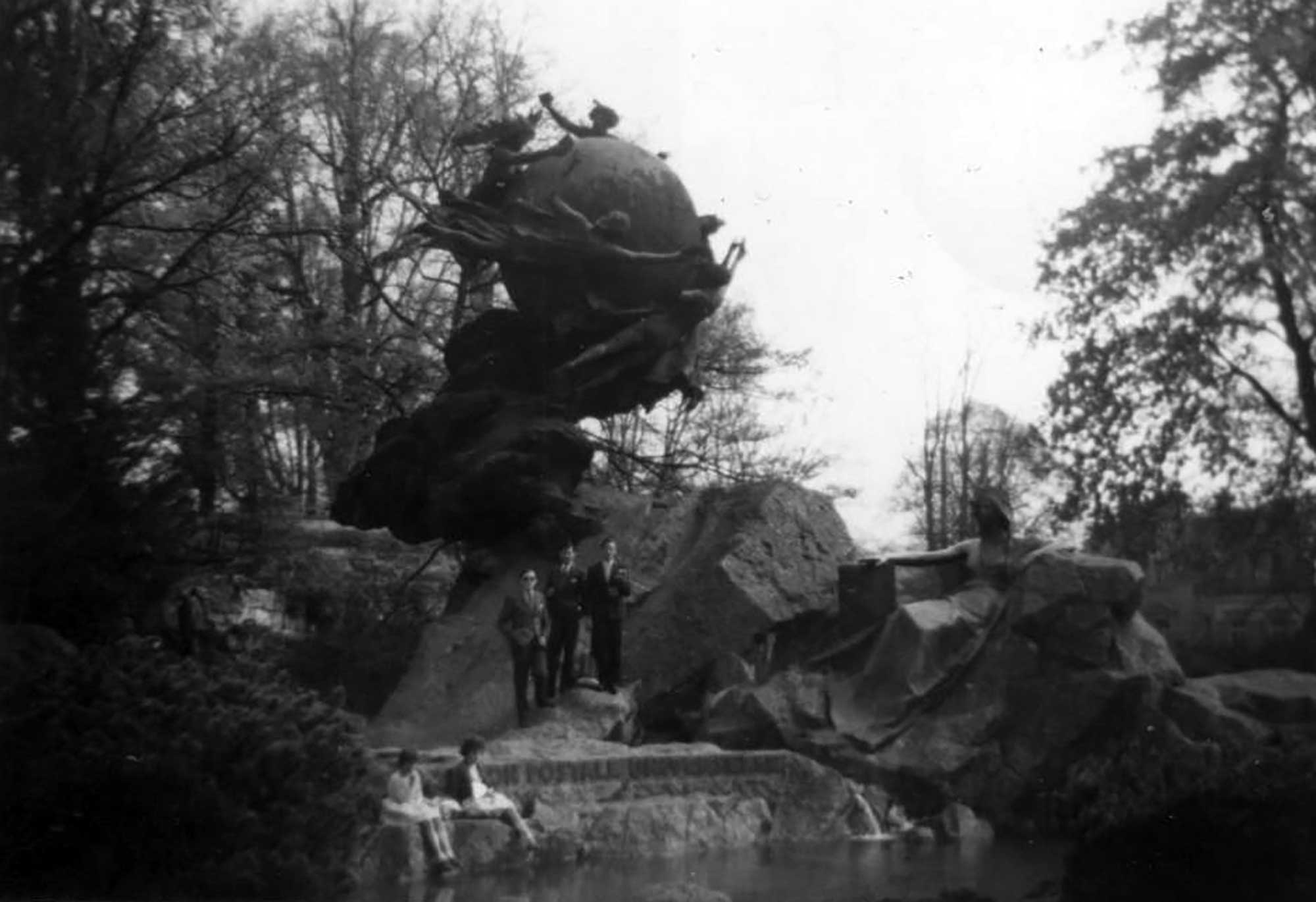 Postale Union Monument